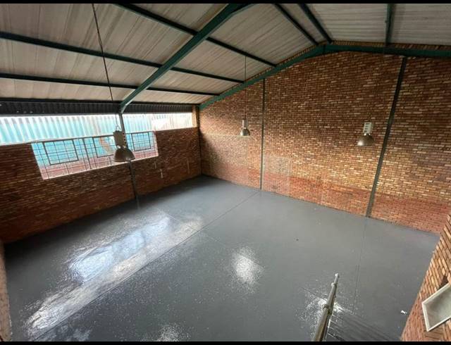 INDUSTRIAL PROPERTY TO RENT IN HENNOPSPARK